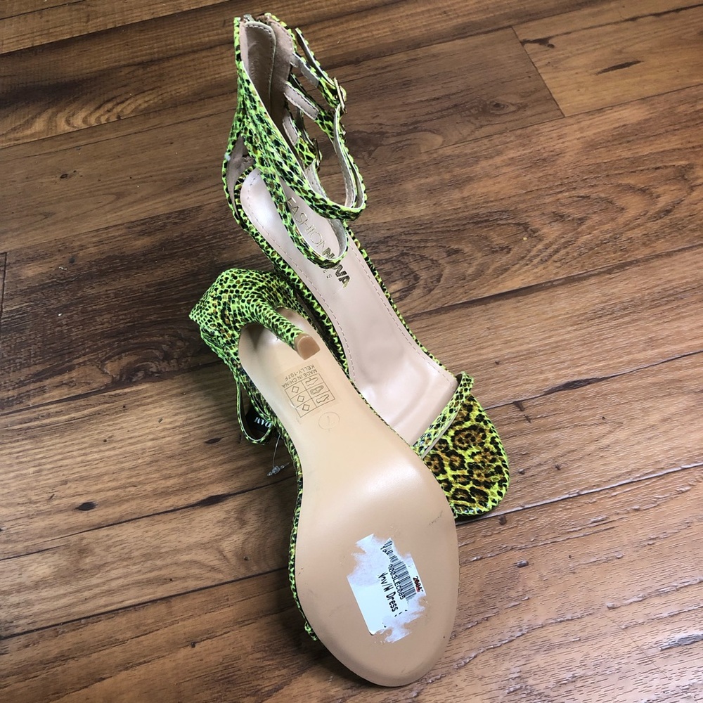 ‼️SALE‼️Fashion Nova Lime Green SnakePrint Heels 7 - Picture 10 of 10